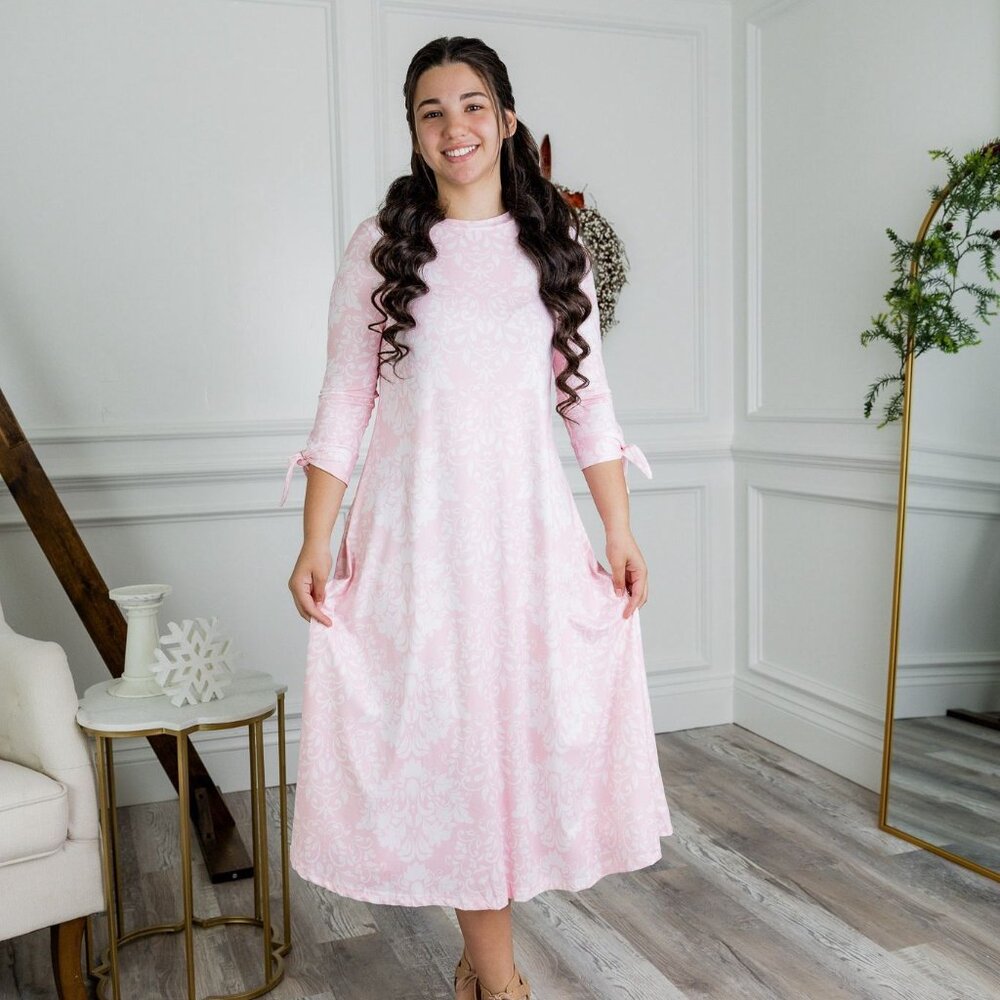 Nuggles Size 2XL Womens Pink Ribbon Edition Gracie Dress with 3/4 Sleeve & Ties